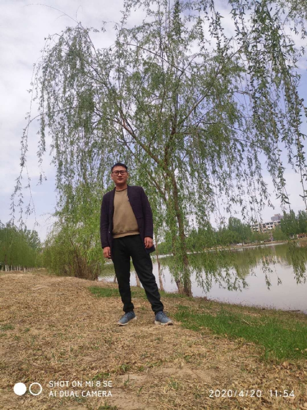 风中的烟头的第一张照片--重庆残疾人相亲网